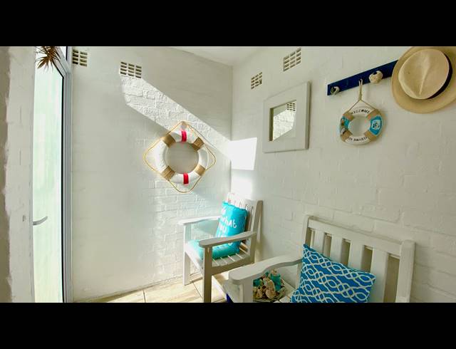 2 BEDROOM APARTMENT FOR SALE IN DWARSKERSBOS